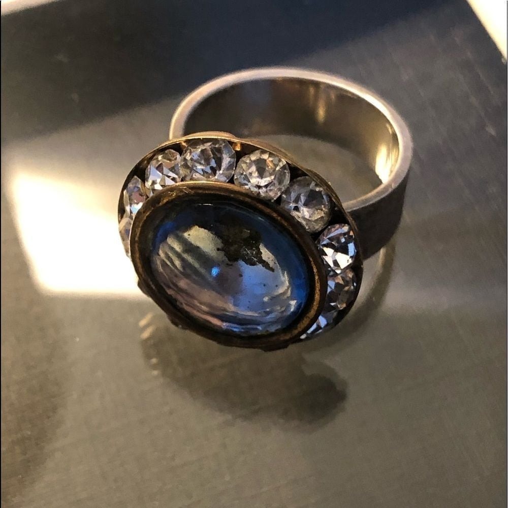 Blue stone Ring with‎ crystal bezel
